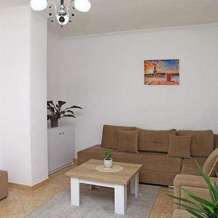 Beautiful Apartment At Port Side! Дуррес Екстер'єр фото