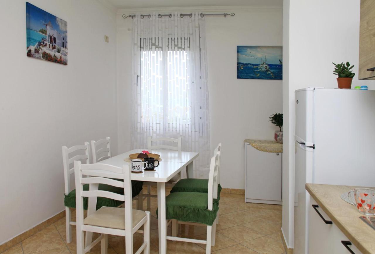 Beautiful Apartment At Port Side! Дуррес Екстер'єр фото
