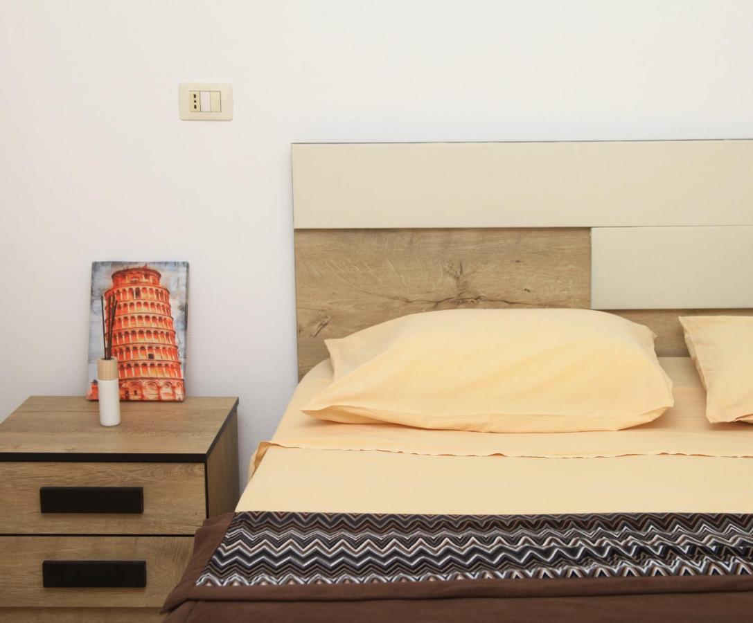 Beautiful Apartment At Port Side! Дуррес Екстер'єр фото