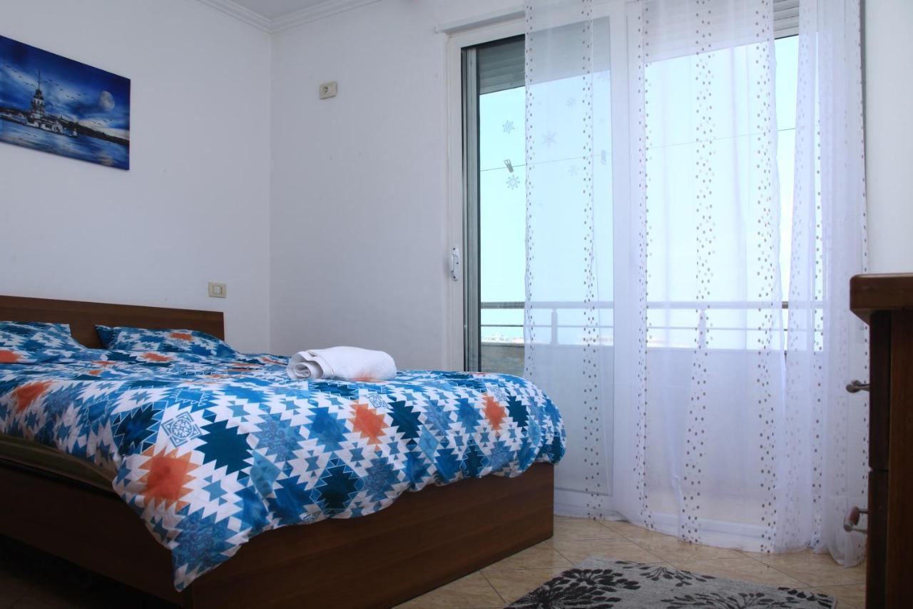 Beautiful Apartment At Port Side! Дуррес Екстер'єр фото