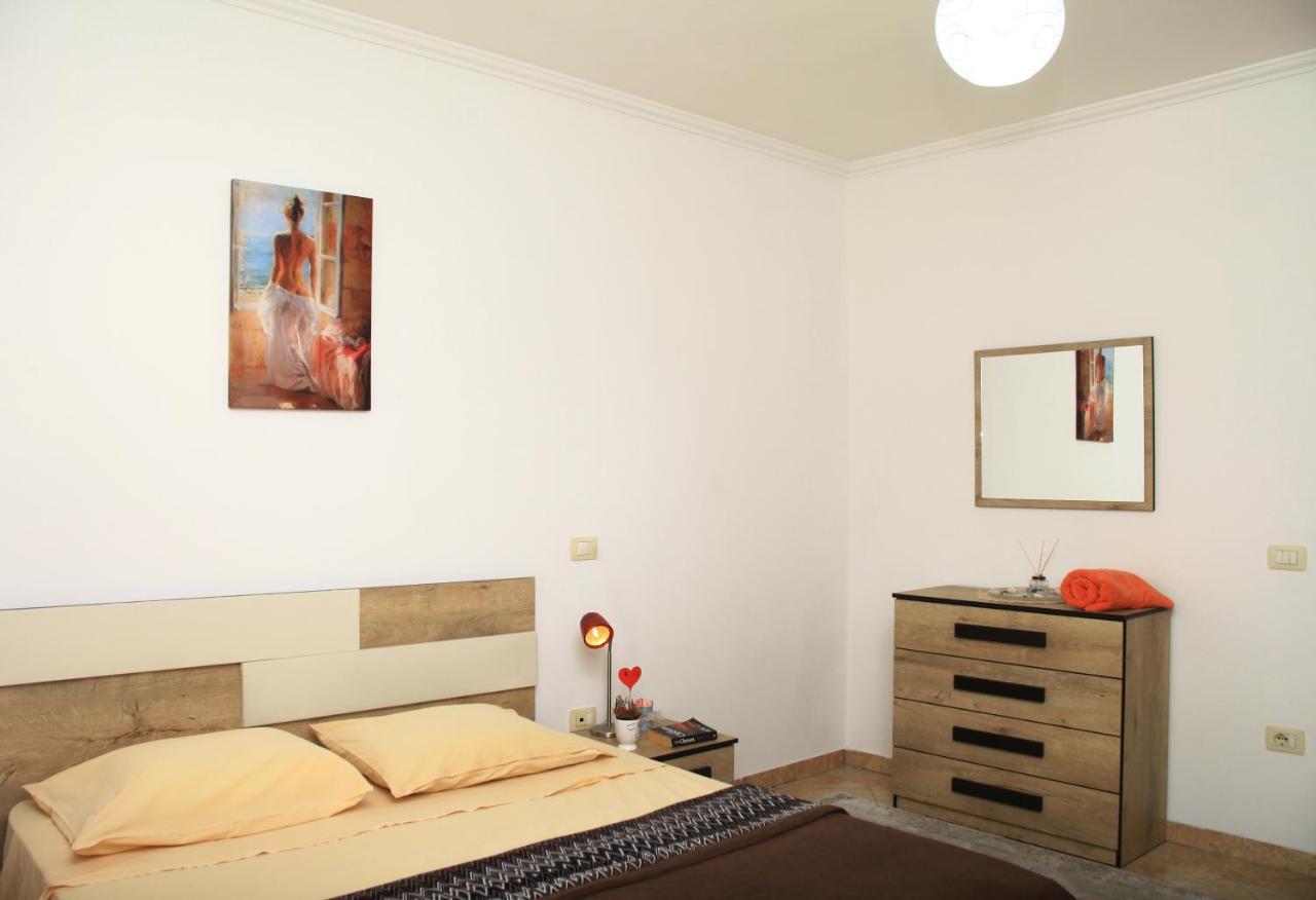 Beautiful Apartment At Port Side! Дуррес Екстер'єр фото