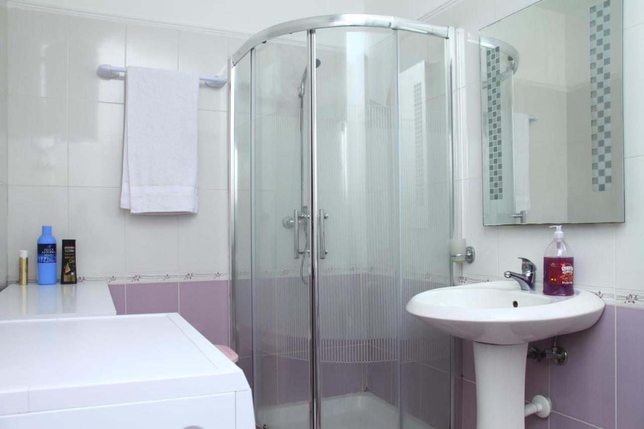 Beautiful Apartment At Port Side! Дуррес Екстер'єр фото